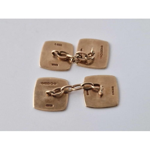 390 - A pair of plain cufflinks, 9ct, 5.9 g.