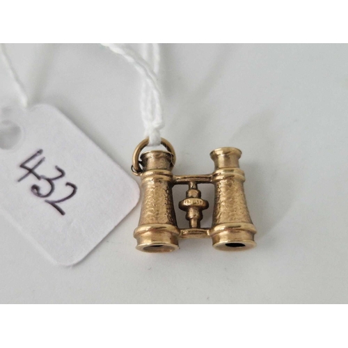 432 - A pair of binoculars charm 9ct 1.1 gms