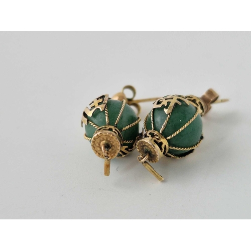 532 - A pair of Chinese green stone earring 14ct gold 5.8 gms