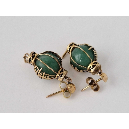 532 - A pair of Chinese green stone earring 14ct gold 5.8 gms