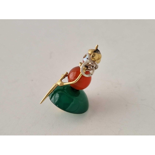 606 - A vintage high carat gold tested Chinese jade miniature figurine pendant of lady with a parasol