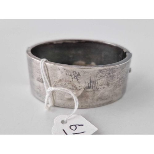 61 - Circa 1930�s  wide heavy silver bangle 40.6g