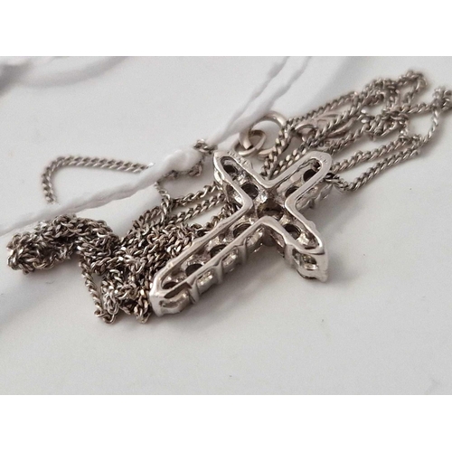 641 - A white gold neck chain with 14ct diamond cross, 3.1 g