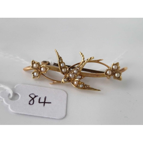 84 - A pearl swallow brooch 15ct gold 3.2 gms