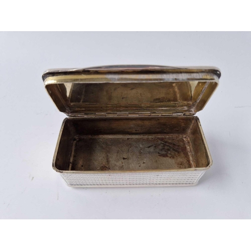 882 - Large French snuff box with engraved decoration. 3.5 in wide 19th C 104 gm