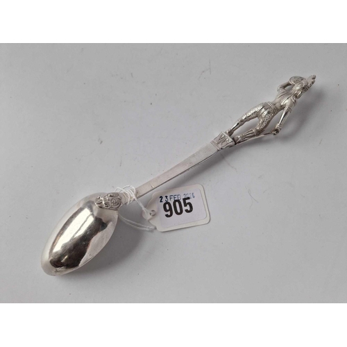 905 - Another decorative continental spoon surmounted by a warrior. 8.5 in long. 113 gm