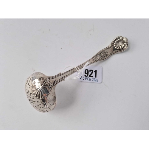 921 - A Victorian Kings Pattern sifter spoon, London 1880, 65g