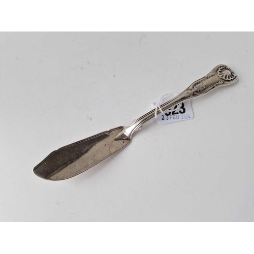 923 - A Georgian Kings Pattern butter knife, London 1827, 60g