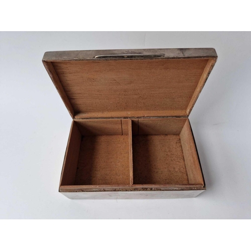 925 - A plain cigarette box with cedar lined interior, 5.5