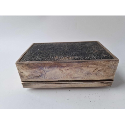 925 - A plain cigarette box with cedar lined interior, 5.5