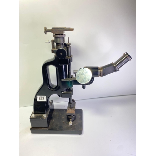 1832 - A CARL ZEISS micro scope