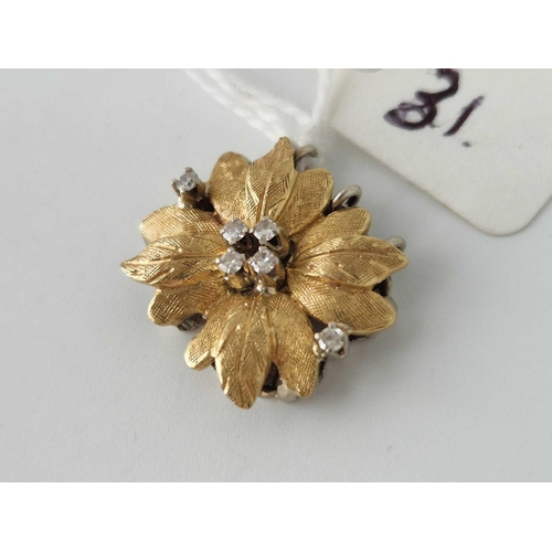 31 - A attractive floral panel clasp with diamonds 18ct gold 4.9 gms