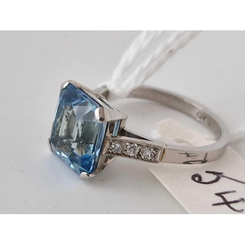 54 - AN AQUAMARINE 3.3ct AND DIAMOND PLATINUM RING, size M, 4.8 boxed