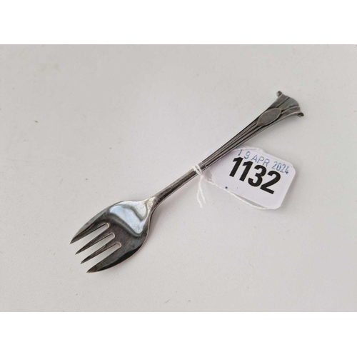 1132 - Victorian sardine fork. Onslo pattern.. Sheffield 1887. 24 gm