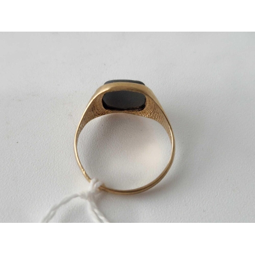 170 - A haematite gents 9ct signet ring size Q 3.4g