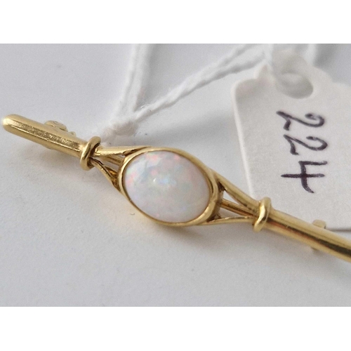 224 - An opal brooch 18ct with gold pin, 2 g