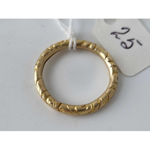 25 - A 19TH C GOLD SPLIT RING, 2.4 cm in diameter, 4.9 g