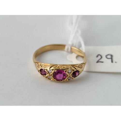 29 - A late Victorian ruby and diamonds ring, 18ct, size O, 2.5 g