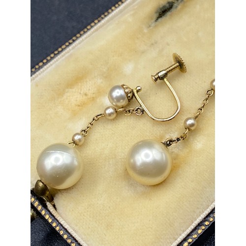 104 - A boxed pair of vintage screw back pearl & 9ct drop earrings 4.4g inc