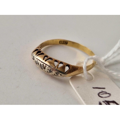 105 - A antique boat shaped ring 18ct gold size M