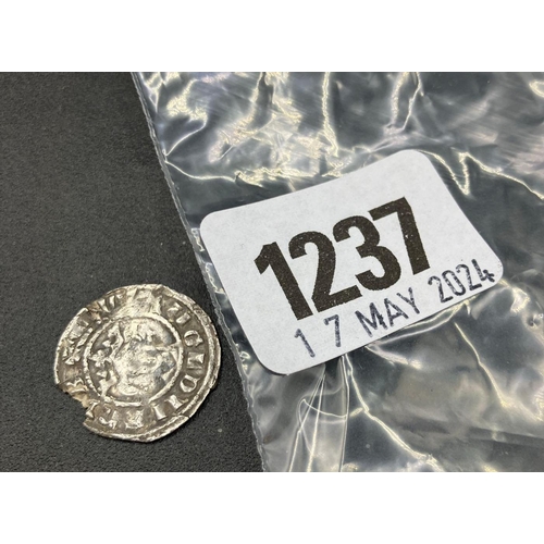 Lot 1237      