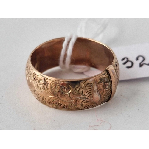 132 - A fancy rose gold band ring 9ct size R 3.2 gms