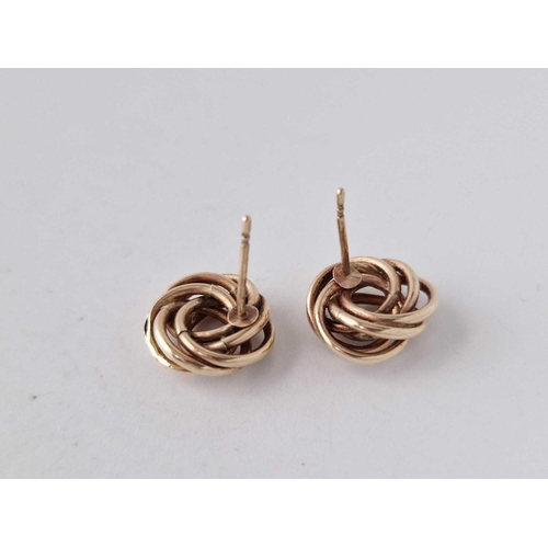 172 - A pair of knot ear studs 9ct 1.3 gms