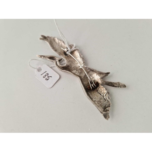 185 - A silver brooch in the form of a stork 22 gms