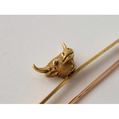 231 - A 1920s gold bulls head bar brooch 9ct 4 gms