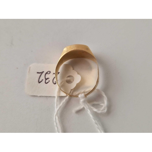 232 - A contemporary stone set ring 18ct gold size Q 1.7 gms