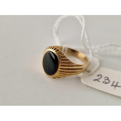 234 - A black onyx ring 9ct size M 2.3 gms