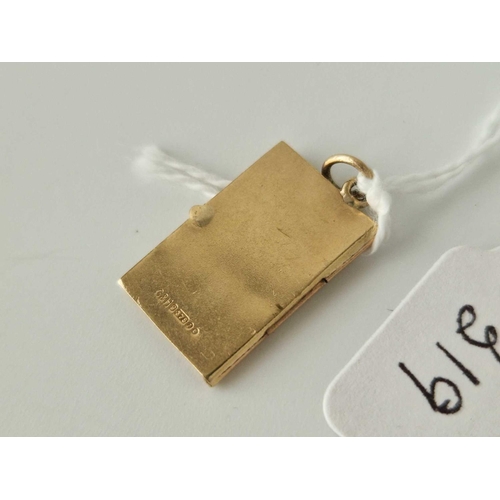 319 - A driving licence charm 9ct 2.4 gms