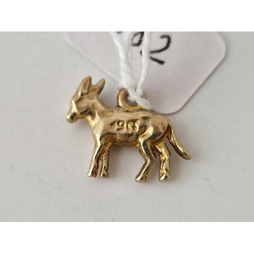 382 - A Donkey charm 9ct 2.2 gms