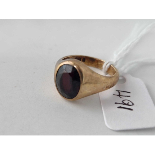 491 - A Garnet set signet ring 9ct size K 5.1 gms