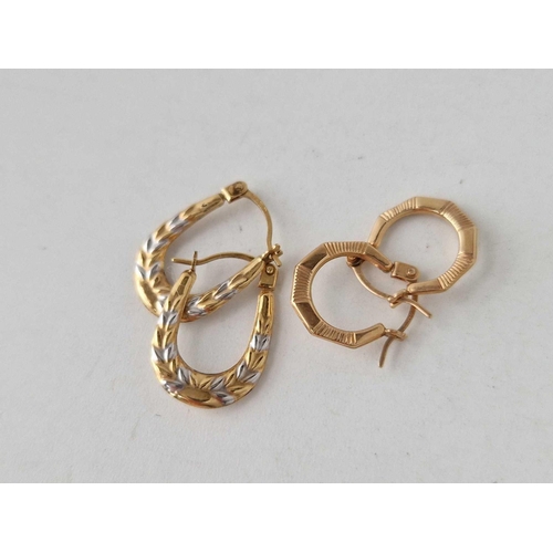 519 - Two pairs of 9ct earrings