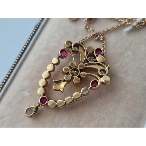 545 - A GOOD QUALITY PEARL RUBY AND DIAMOND PENDANT NECKLACE SET IN GOLD 15 INCH 8.9 GMS BOXED