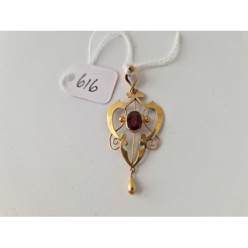 616 - A garnet pendant 9ct 1.8 gms