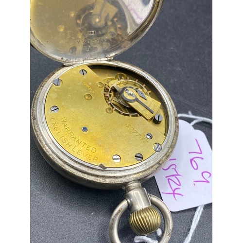 769 - A gents silver pocket watch with seconds dial