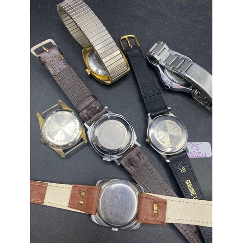 775 - Six gents wrist watches