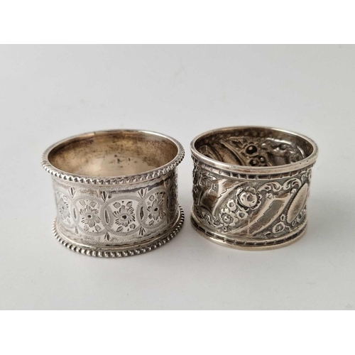 904 - Two decorative napkin rings, one with beaded edge, Sheffield 1902 by Martin Hall & Co, 59 g.