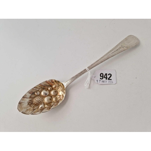 942 - A George III berry spoon by Hester Bateman, London 1788