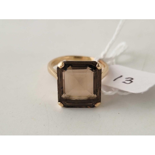 13 - 9ct Citrine set single stone ring, size O,  4.8g