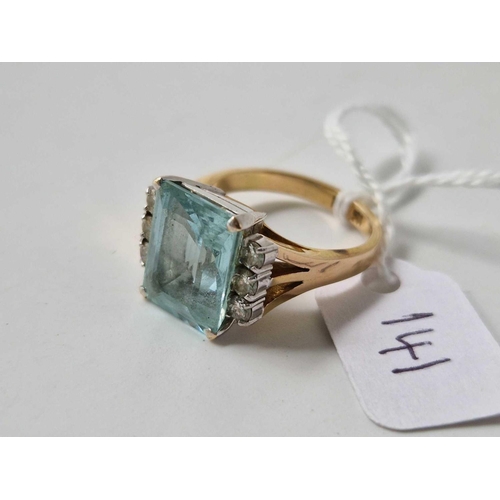 141 - An aquamarine and diamond ring 14ct, size N, 6.3 g