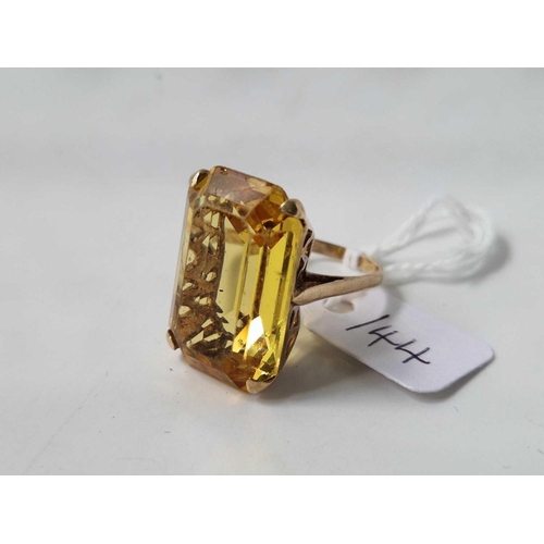 144 - A large rectangular citrine ring, 9ct, size L, 9.3 g