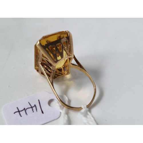 144 - A large rectangular citrine ring, 9ct, size L, 9.3 g