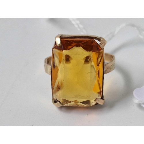 145 - A good citrine ring 9ct, size M, 4.6 g