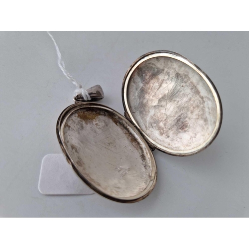 175 - 1876 antique silver decorative silver locket