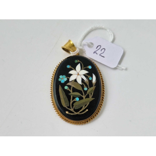 22 - A PIETRA DURA GOLD MOUNTED PENDANT