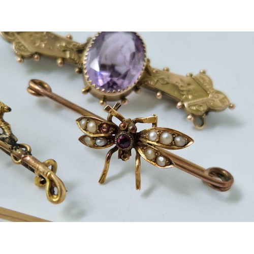 24 - FOUR 9ct BROOCHES INCLUDING ONE GOOD AMETHYST SET, 9.9 g