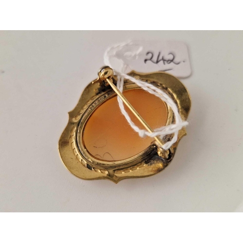 242 - A vintage 9ct cameo